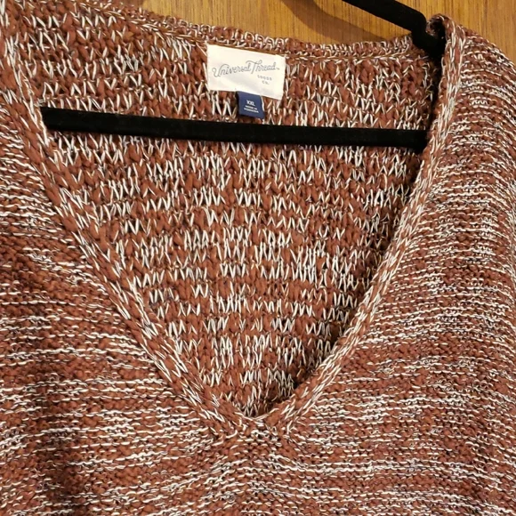 Universal Thread Marled Rust-Brown V-Neck Sweater - Picture 6 of 9